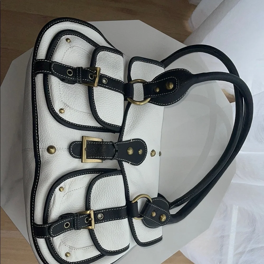 Stylish White and Navy Women's Handbag - Picture 6 of 16